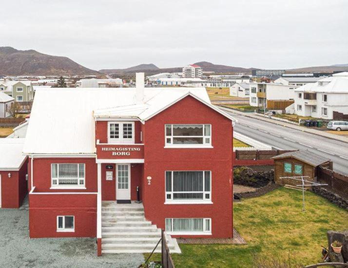 Grindavik Guesthouse Self Check In & Out Экстерьер фото