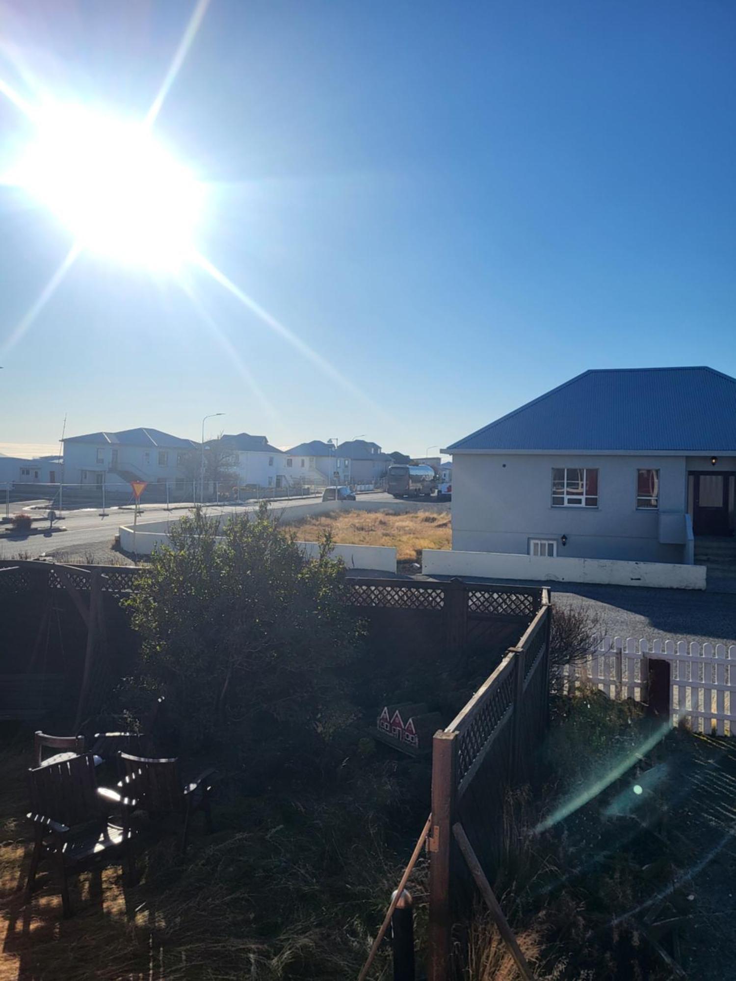 Grindavik Guesthouse Self Check In & Out Экстерьер фото
